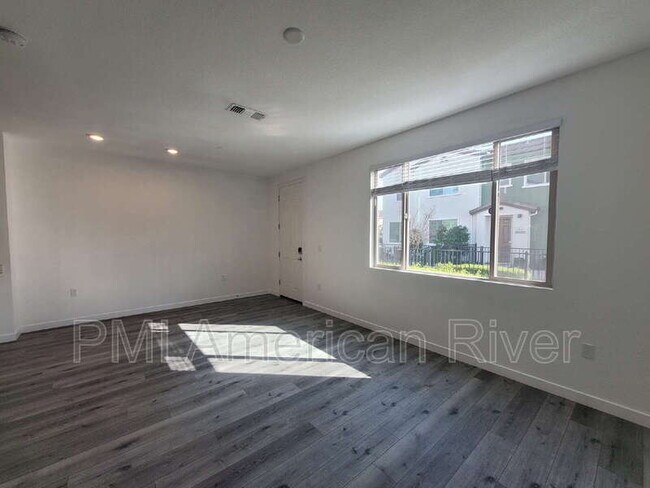 Building Photo - 3007 Mesmerizing Walk