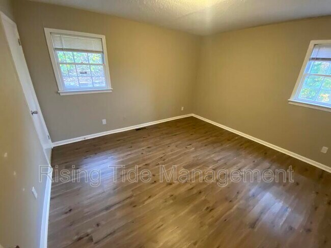 Foto del edificio - 405 Lance Ln