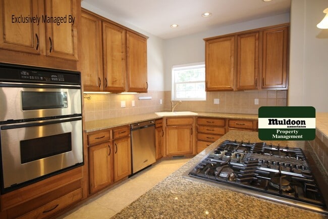 Building Photo - Nice home in Broadmoor Village!
