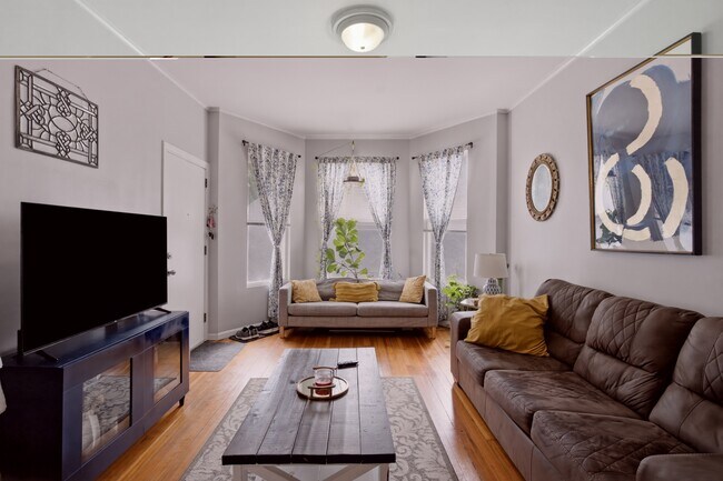 Foto del edificio - 3814 N Marshfield Ave