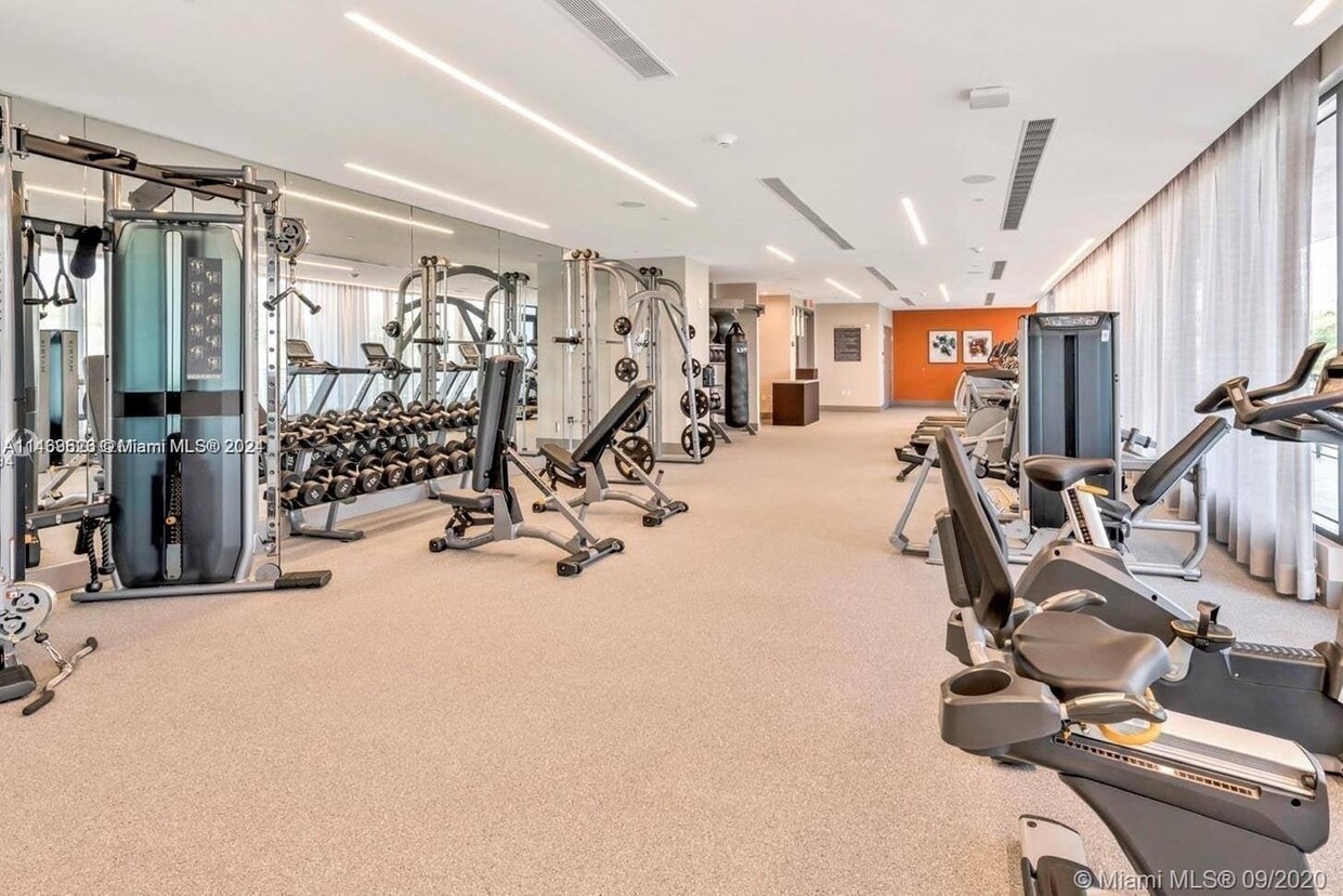 Foto principal - 5350 NW 84th Ave