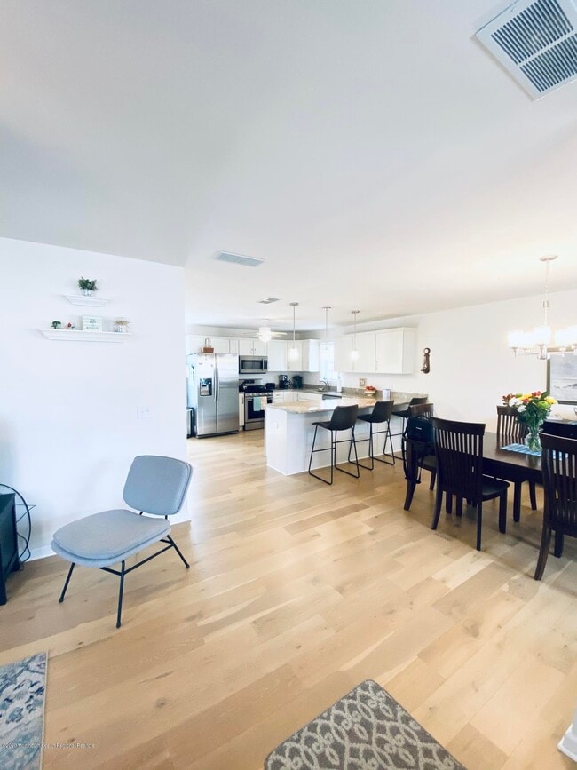 Building Photo - 1402 C St