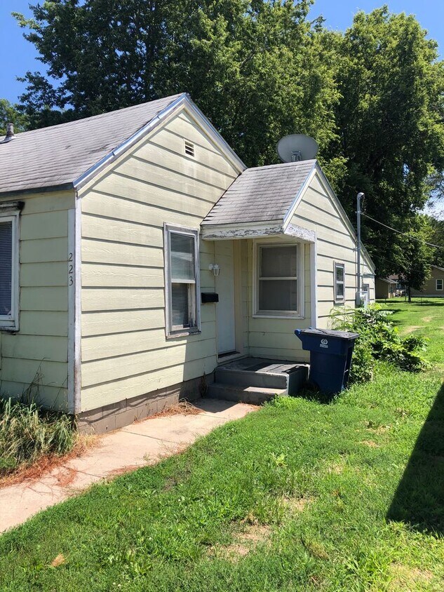 Foto principal - $595 - 1 bed 1 bath - Single Family Home