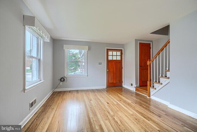 Foto del edificio - 7114 Greenwood Ave