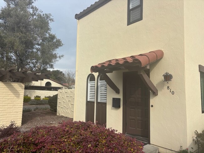 Foto del edificio - 810 Shady Oak Dr