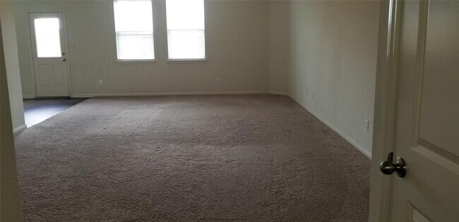 Foto del edificio - 2906 Seacrest Ln