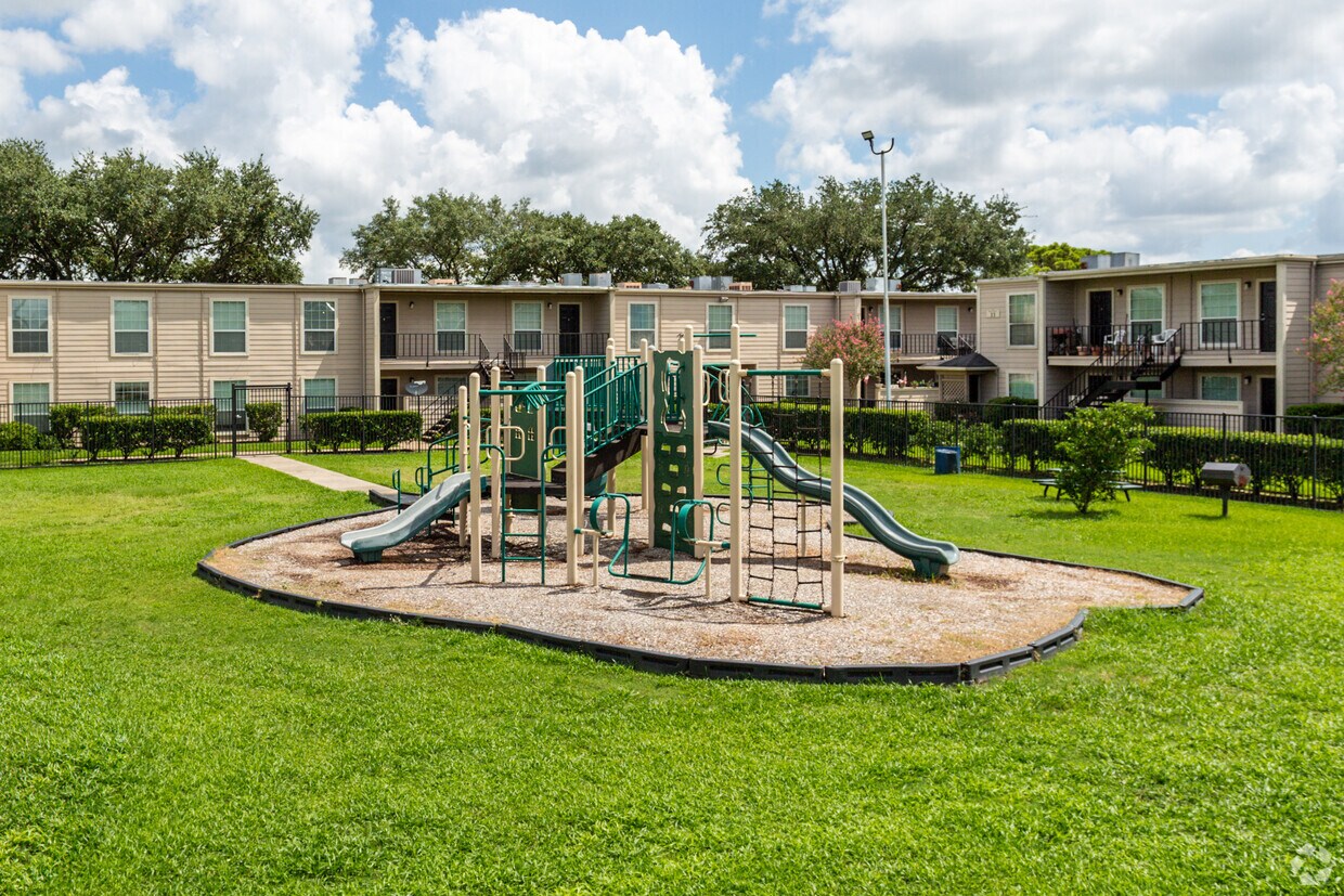 Kingswood Village Apartments Houston, TX