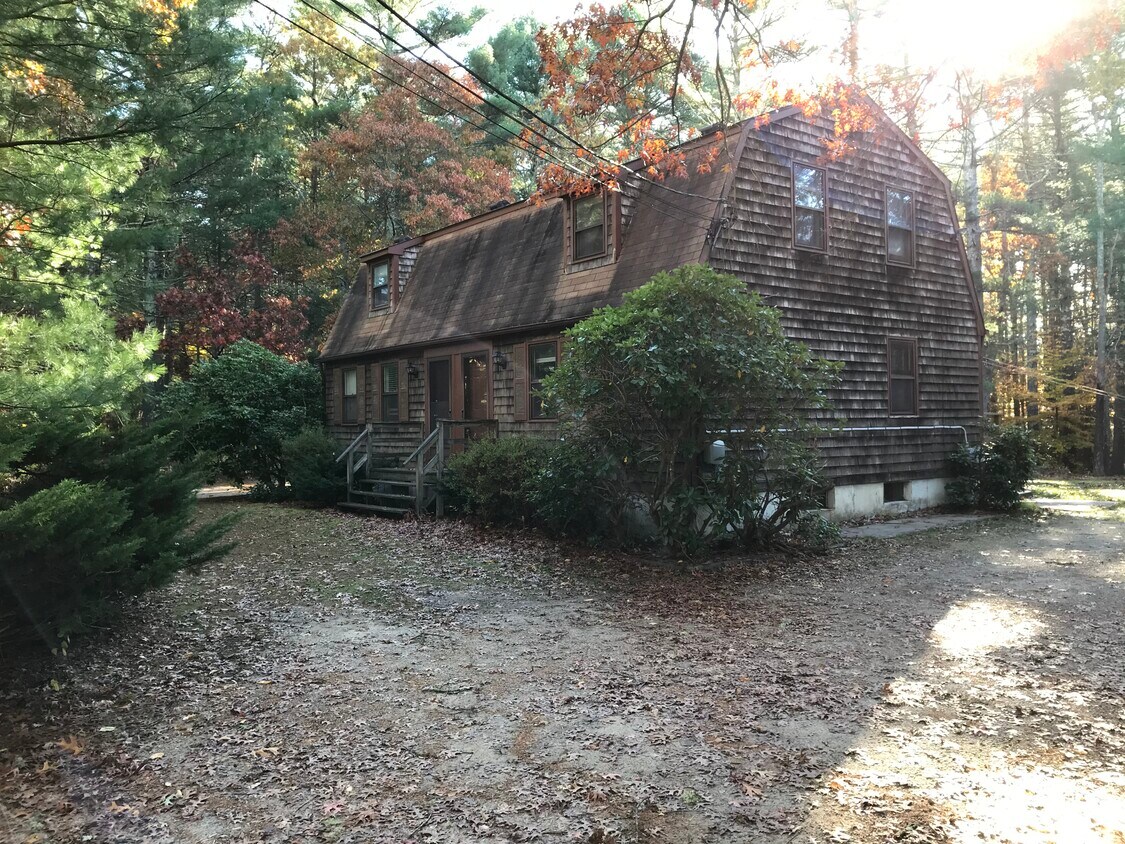 Primary Photo - 10 Botka Dr