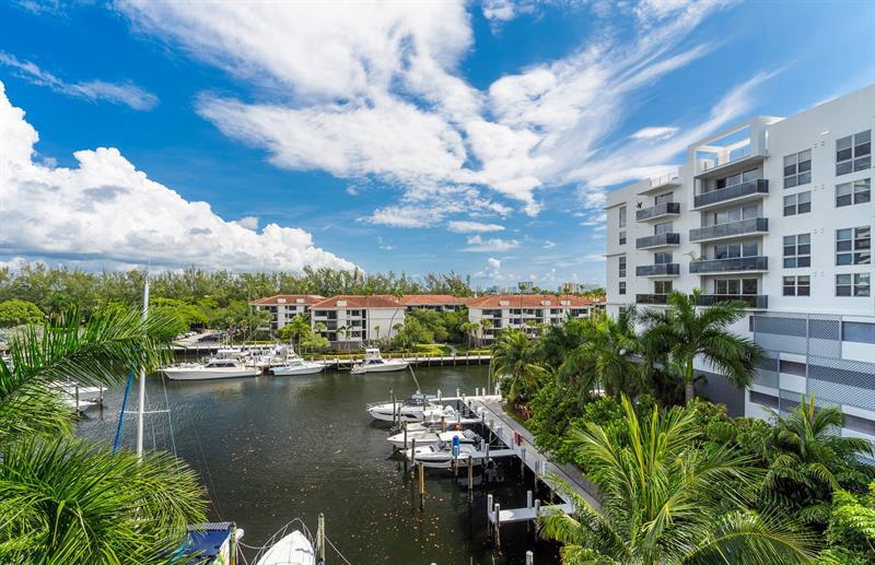 Foto principal - 3321 Port Royale Dr S