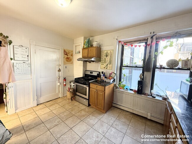 Building Photo - 60 Empire St