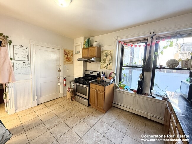 Building Photo - 60 Empire St