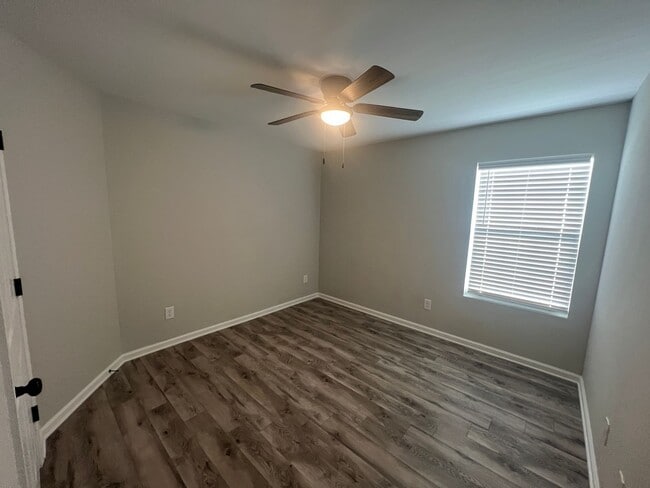 Building Photo - 102A Whispering Pines St