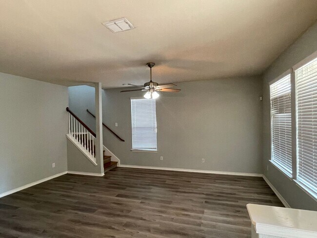Foto del edificio - 3 Bedroom/2.5 Bathroom  Alamo Ranch Subdiv...