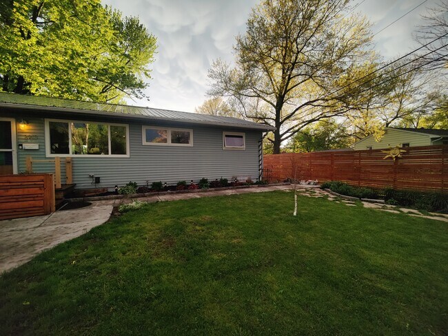 Frente de la propiedad - 2913 Clover St