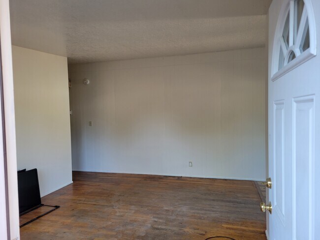 Living Room - 1704 N 15th St