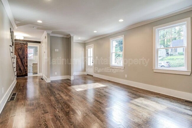 Building Photo - 1104 Rosedale Rd NE