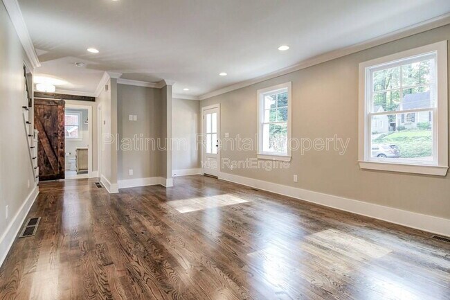 Foto del edificio - 1104 Rosedale Rd NE