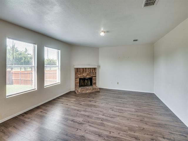 Building Photo - 1412 Bumble Bee Dr
