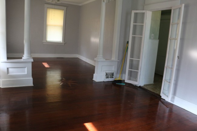 Building Photo - 3 br, 1.5 bath House - 515 High Street