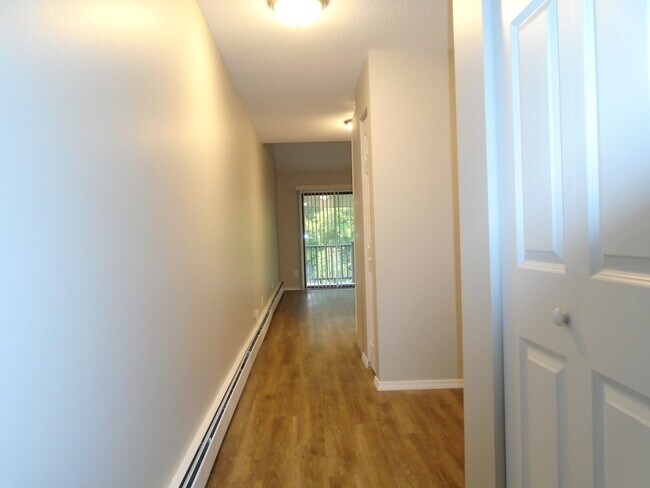 Building Photo - 110284 Village Rd