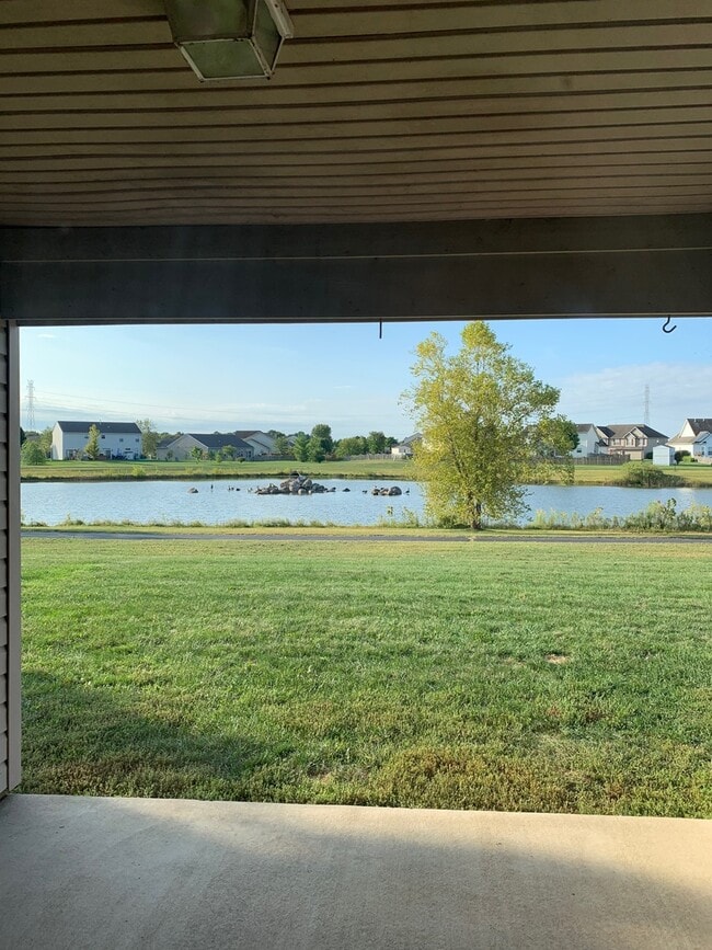 Building Photo - 2 bedroom, 2 full Bath, 2 car attached garage, West Lafayette duplex.