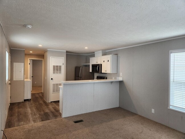 Building Photo - 210 Bobwhite Ln