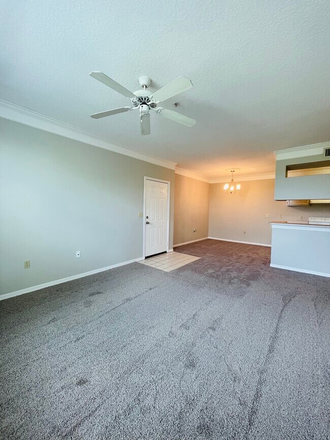 Building Photo - 11480 Villa Grand