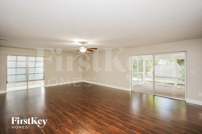 Building Photo - 10520 SW 199th St