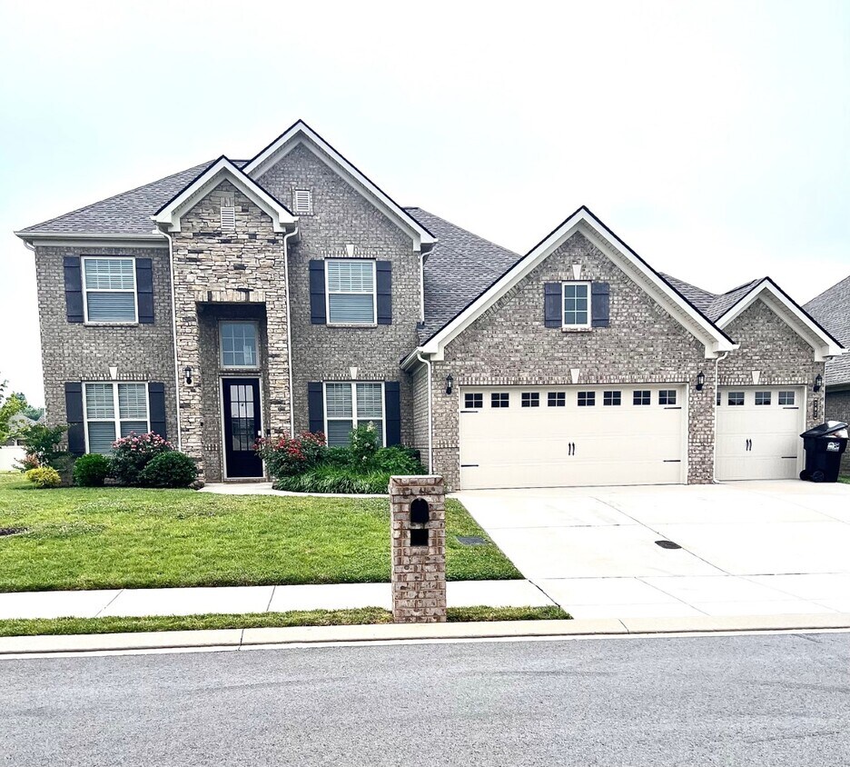 Foto principal - 707 Kirk Ln
