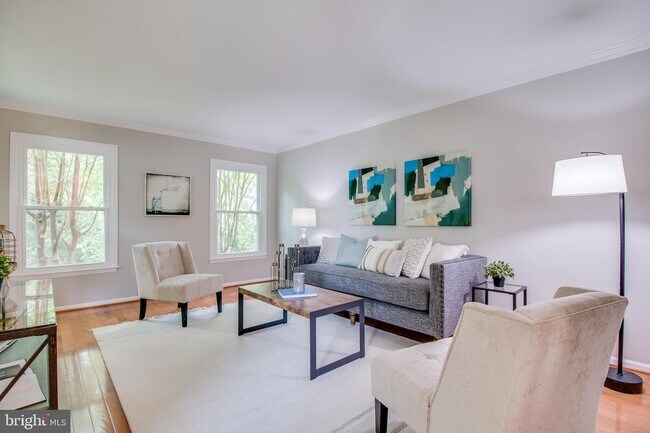 Foto del edificio - 5618 Meridian Hill Pl