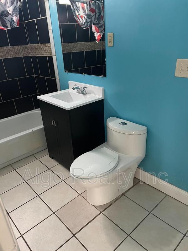 Foto del edificio - 2337 N James Ave