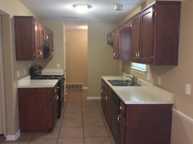 Foto del edificio - Cozy 3br/2ba Cordova home near Shelby Farm...