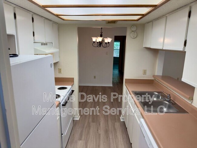 Foto del edificio - 2618 Alcott Ln