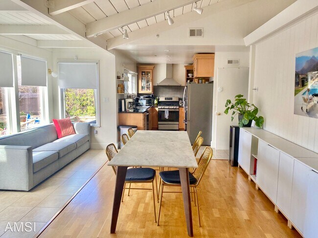Building Photo - 4 br, 2 bath House - 350 Starling Road