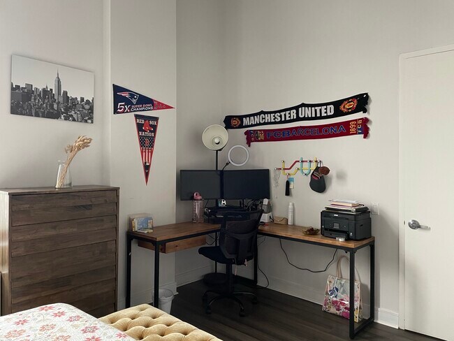 Working station 2 - 25 Leroy Pl