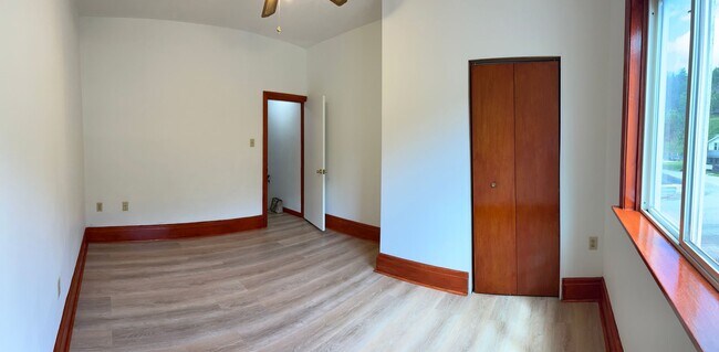 Building Photo - 1326 Evergreen Ave