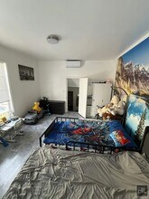 Building Photo - W 15th St