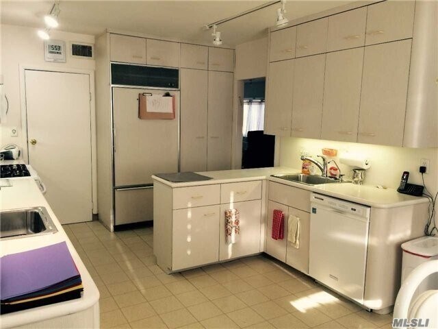 Foto del edificio - 76-15 171st St