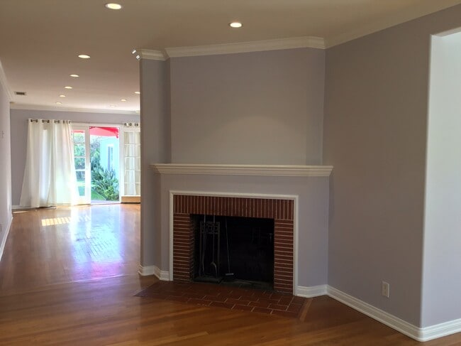 Formal entry fireplace - 4916 Fulton Ave