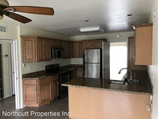 Building Photo - 3 br, 2.5 bath House - 3268 Loma Riviera Dr.