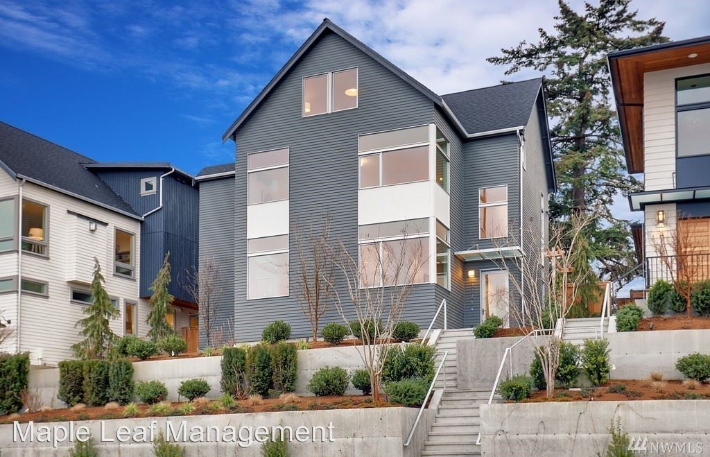 Primary Photo - 3721 Cascadia Ave S