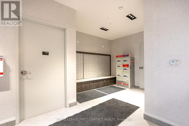 Building Photo - 58 Lakeside Ter