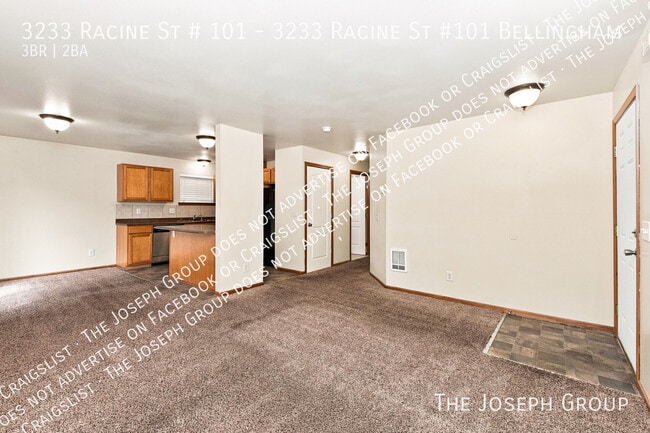 Building Photo - 3233 Racine St