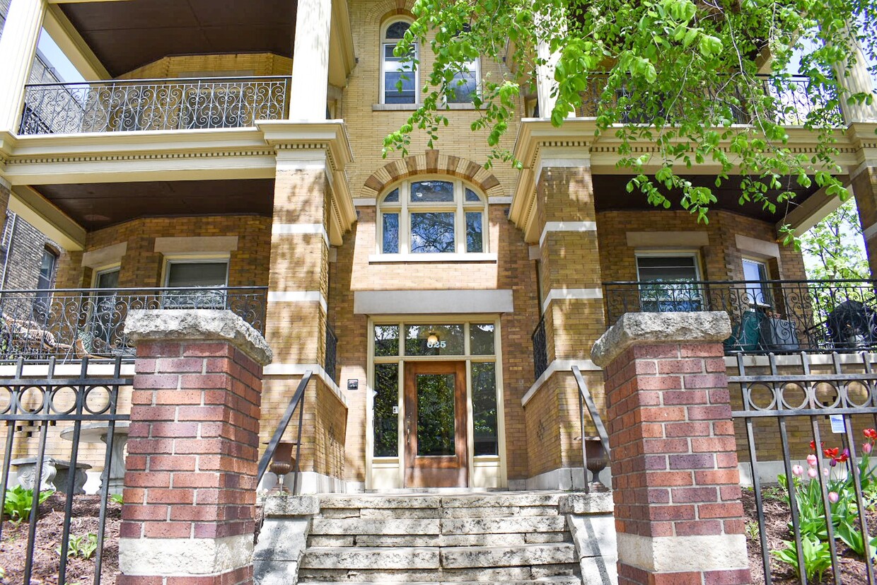 Primary Photo - 625 Grand Ave