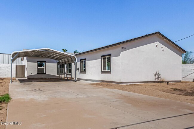 Foto del edificio - 2746 W Pima St
