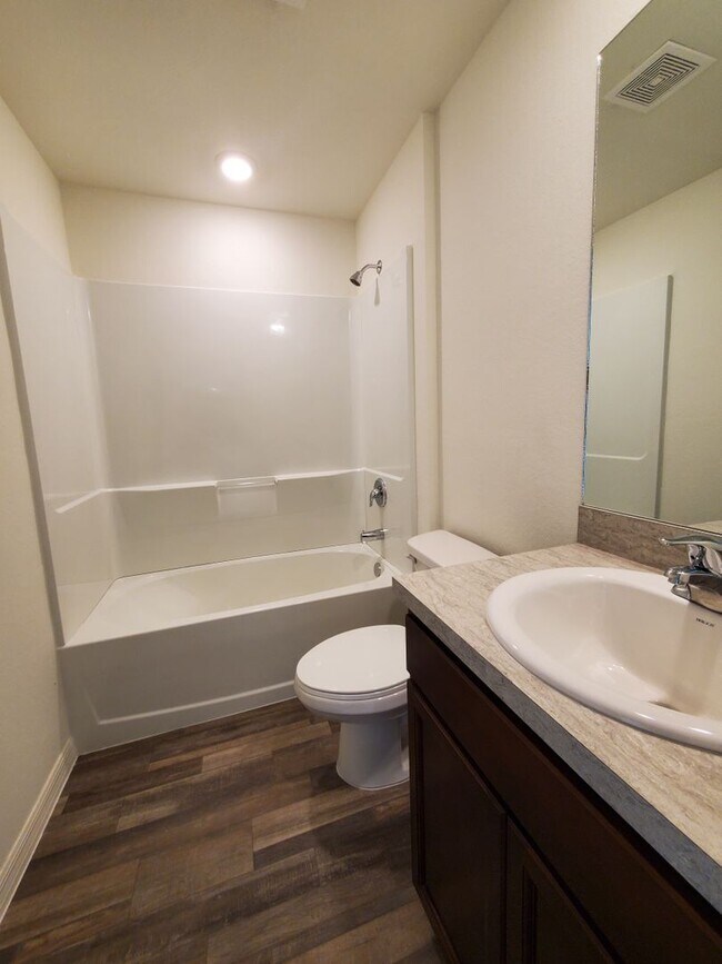 Building Photo - 4/2/2 Spacious New Construction