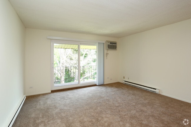 2BR, 2BA - 950SF - Living Room - ReNew Riverwalk