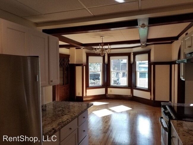 Building Photo - 40 Lincoln Ave