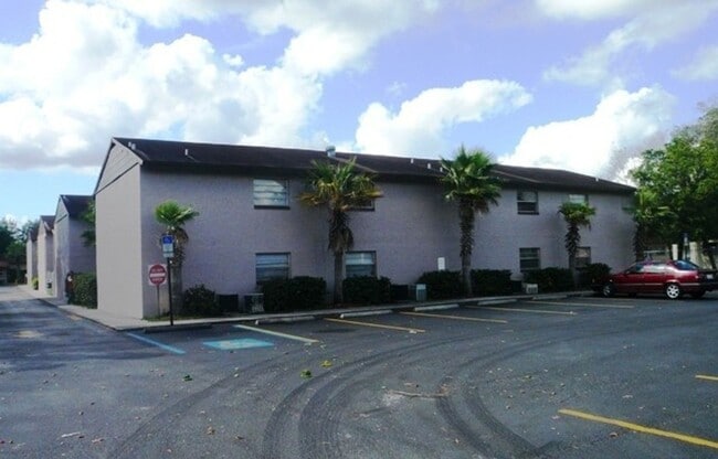 Foto del edificio - Baywatch Apartments- Five Minutes Driving from USF