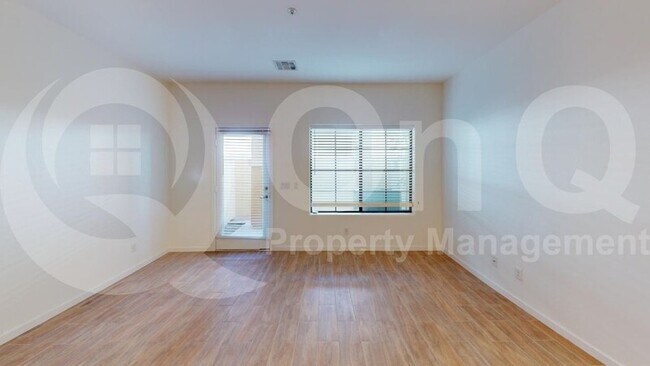 Building Photo - 7323 E Belleview St